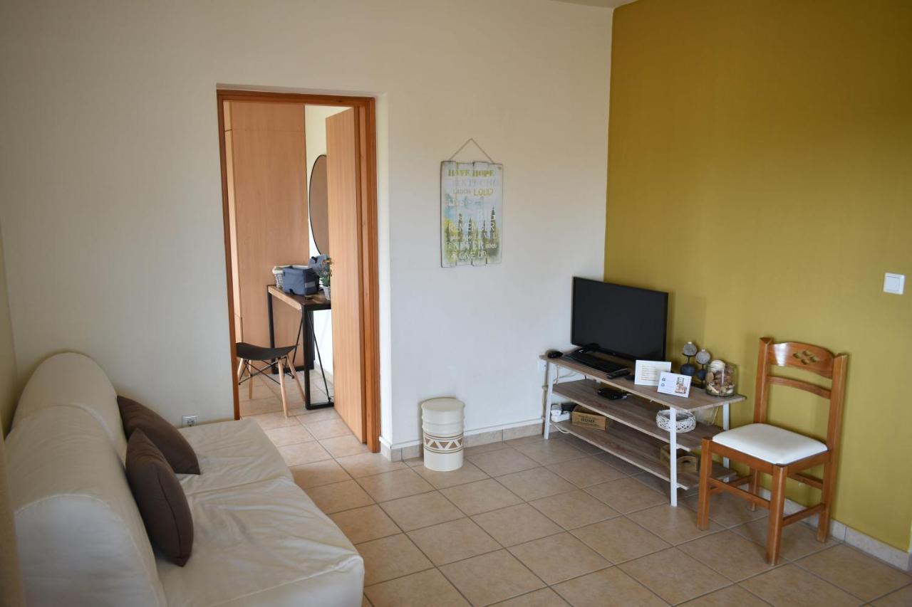 Mini Art Apartments Gerani  Exterior photo