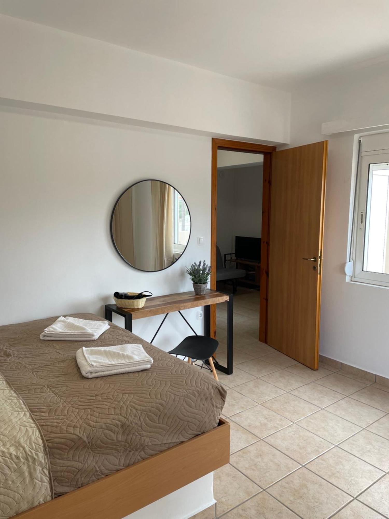 Mini Art Apartments Gerani  Exterior photo