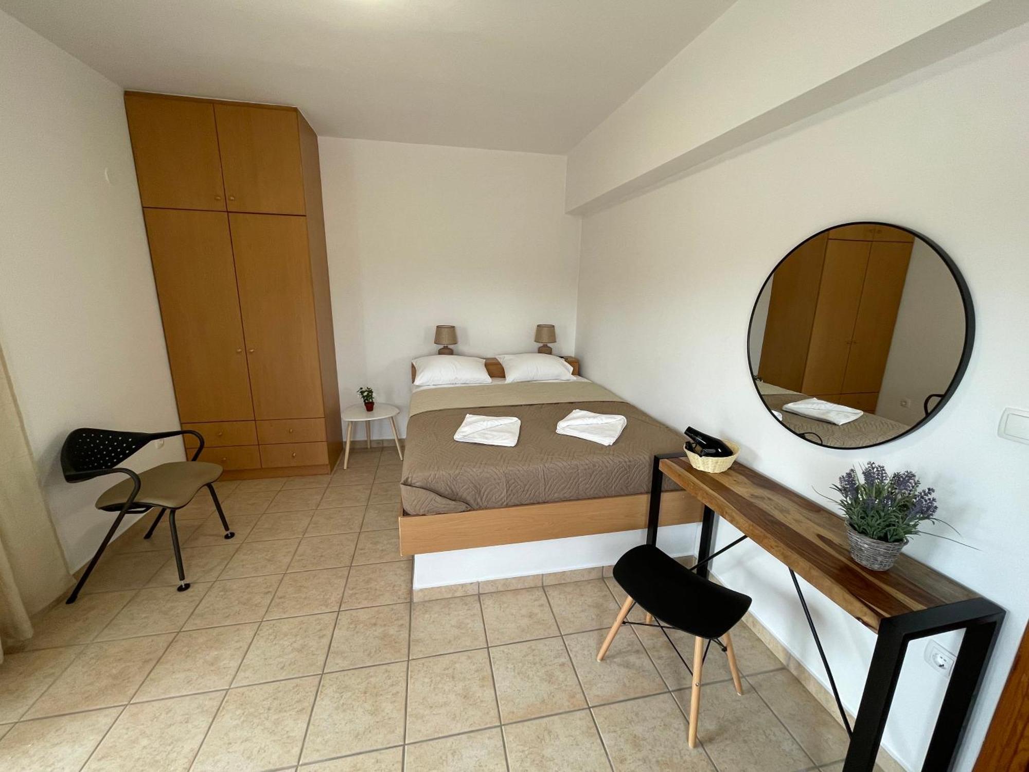 Mini Art Apartments Gerani  Exterior photo