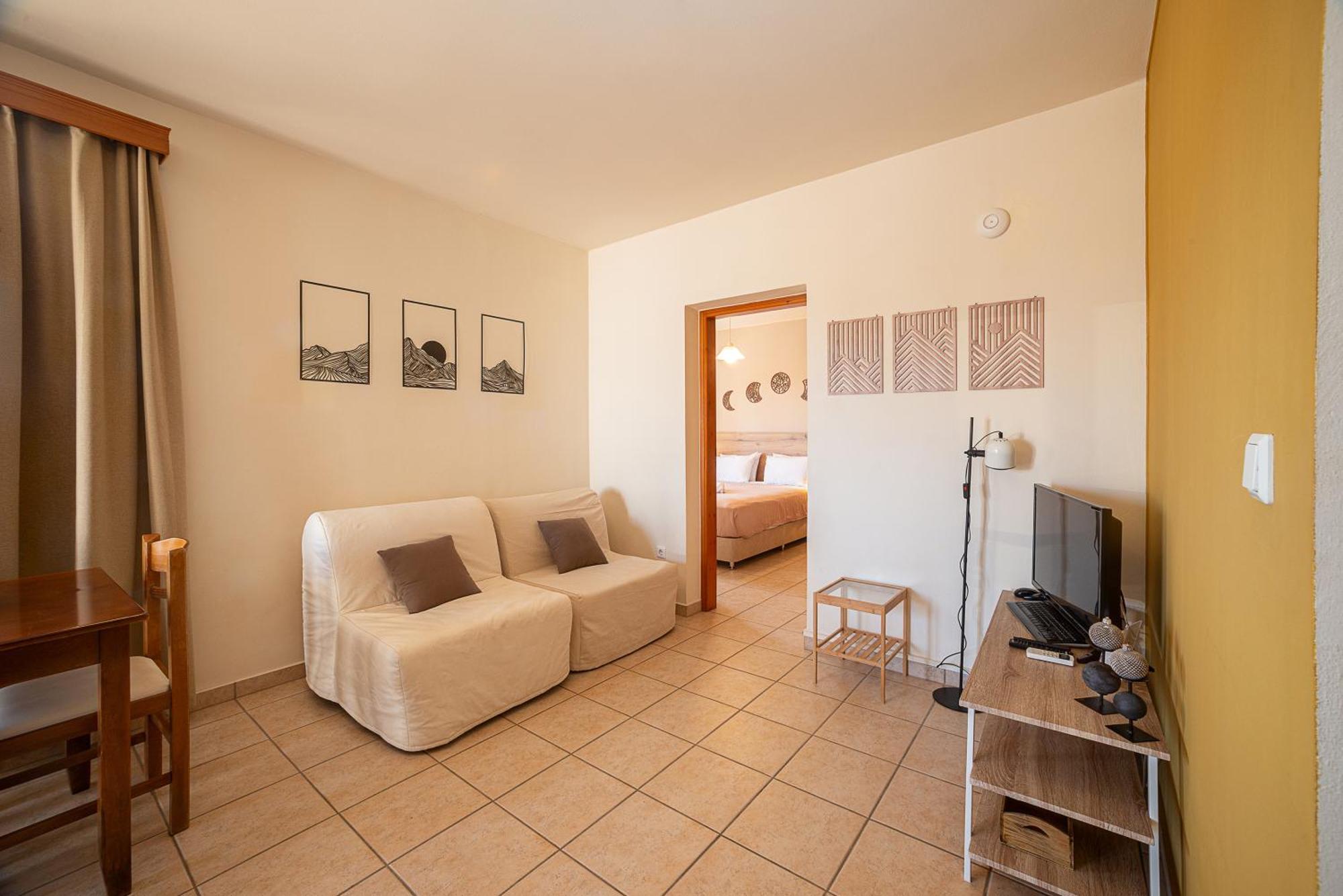 Mini Art Apartments Gerani  Exterior photo